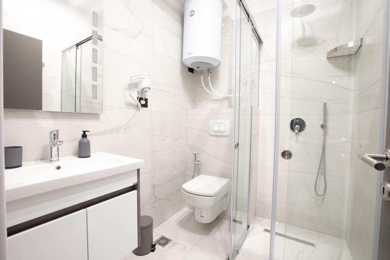 Dea'S Apartaments ติรานา ภายนอก รูปภาพ